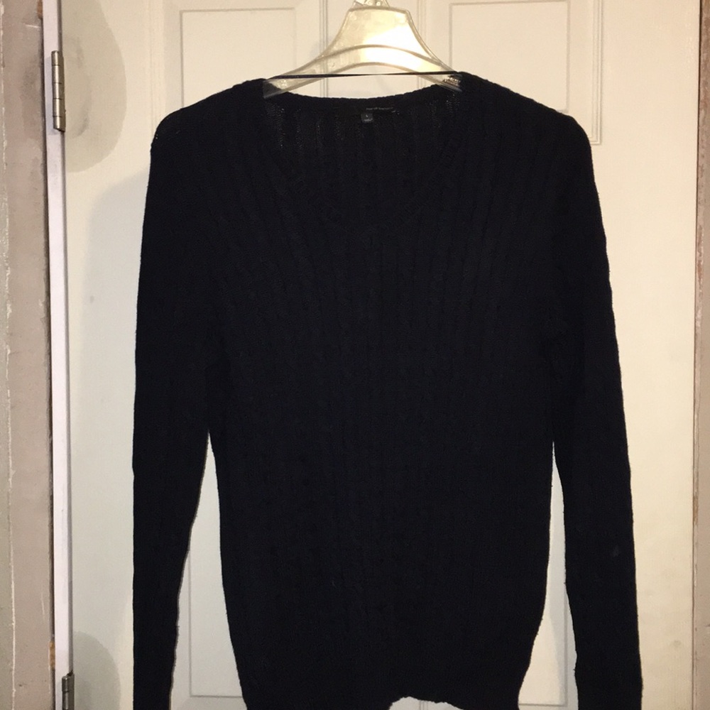 Harve’ Bernard v-neck sweater